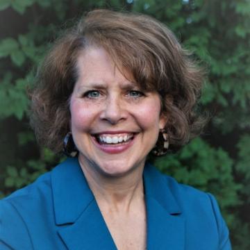 headshot of cathy belk