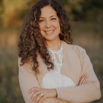 headshot of sarah sisser